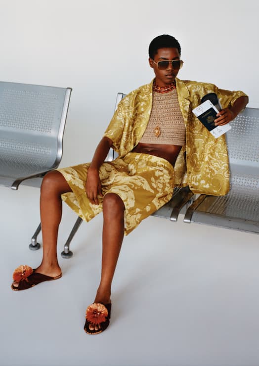 2 HM THE WHITE LOTUS