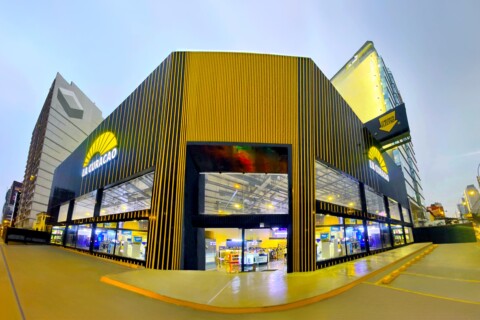 La Curacao reinaugura su Centro de Experiencia en San Isidro con nueva infraestructura y moderna oferta de productos tecnológicos para sus consumidores Foto 1 Fachada La Curacao 1 480x320