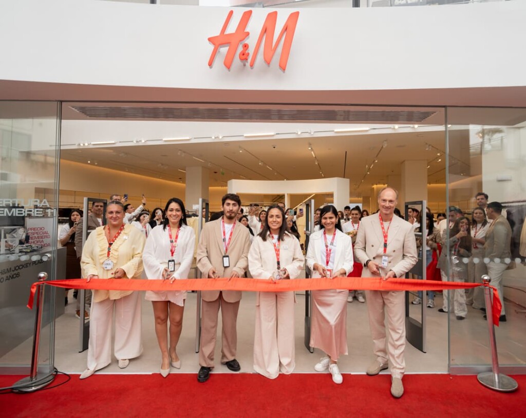 HM Corte De Cinta 10 Anos En Peru 1024x815